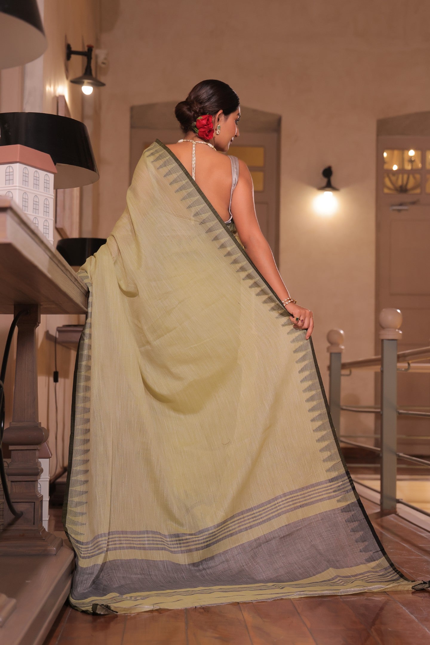 VEDIKA LINEN COTTON SAREE