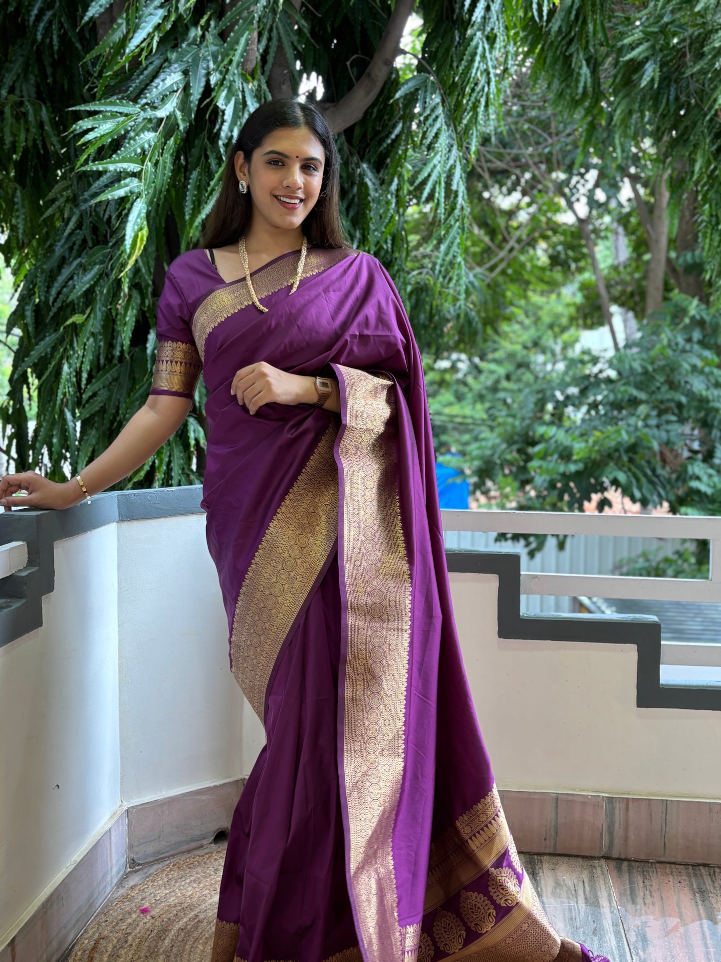 Banarasi weave saree