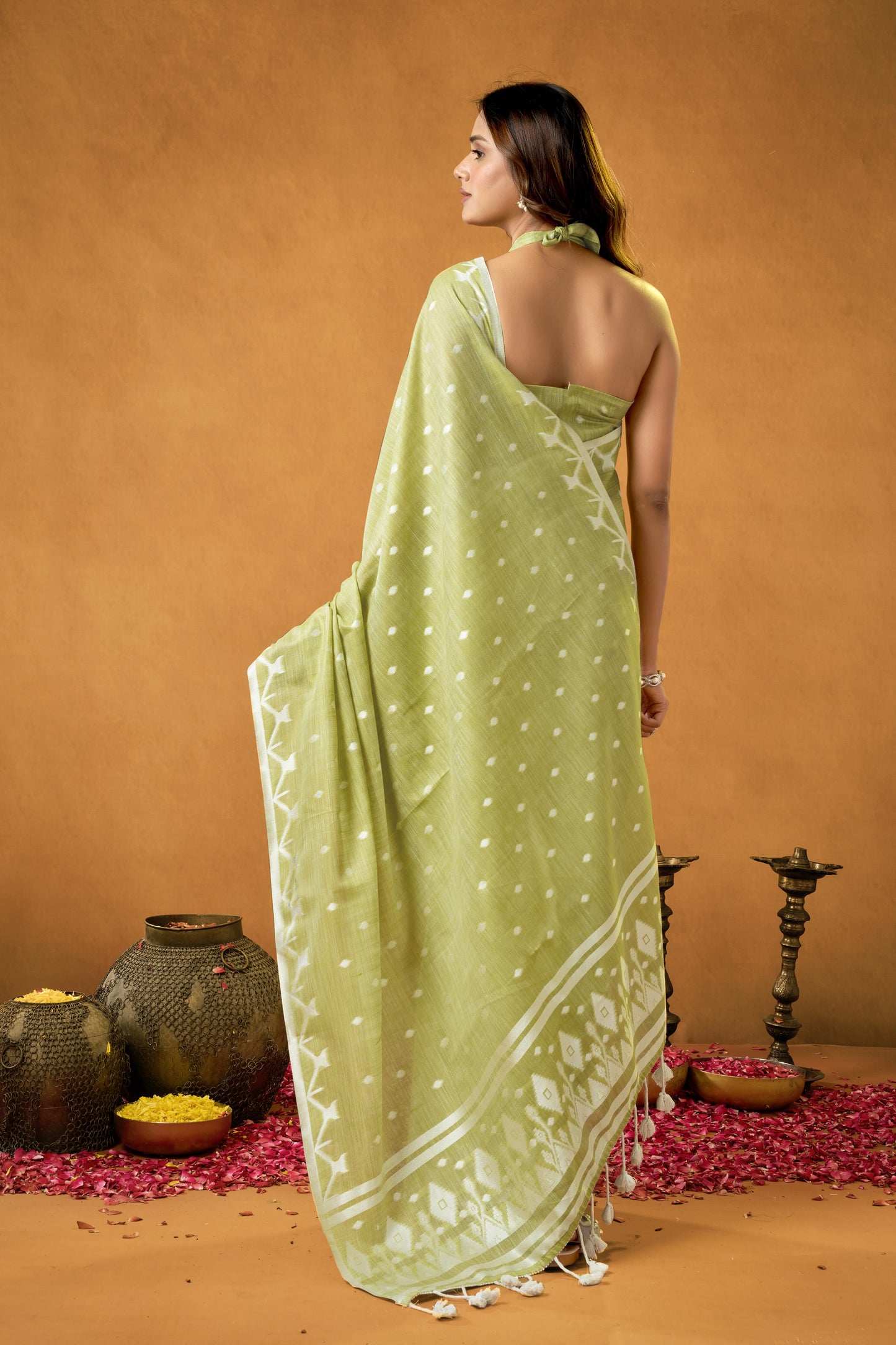 Twirl & tuck Cotton Linen Saree