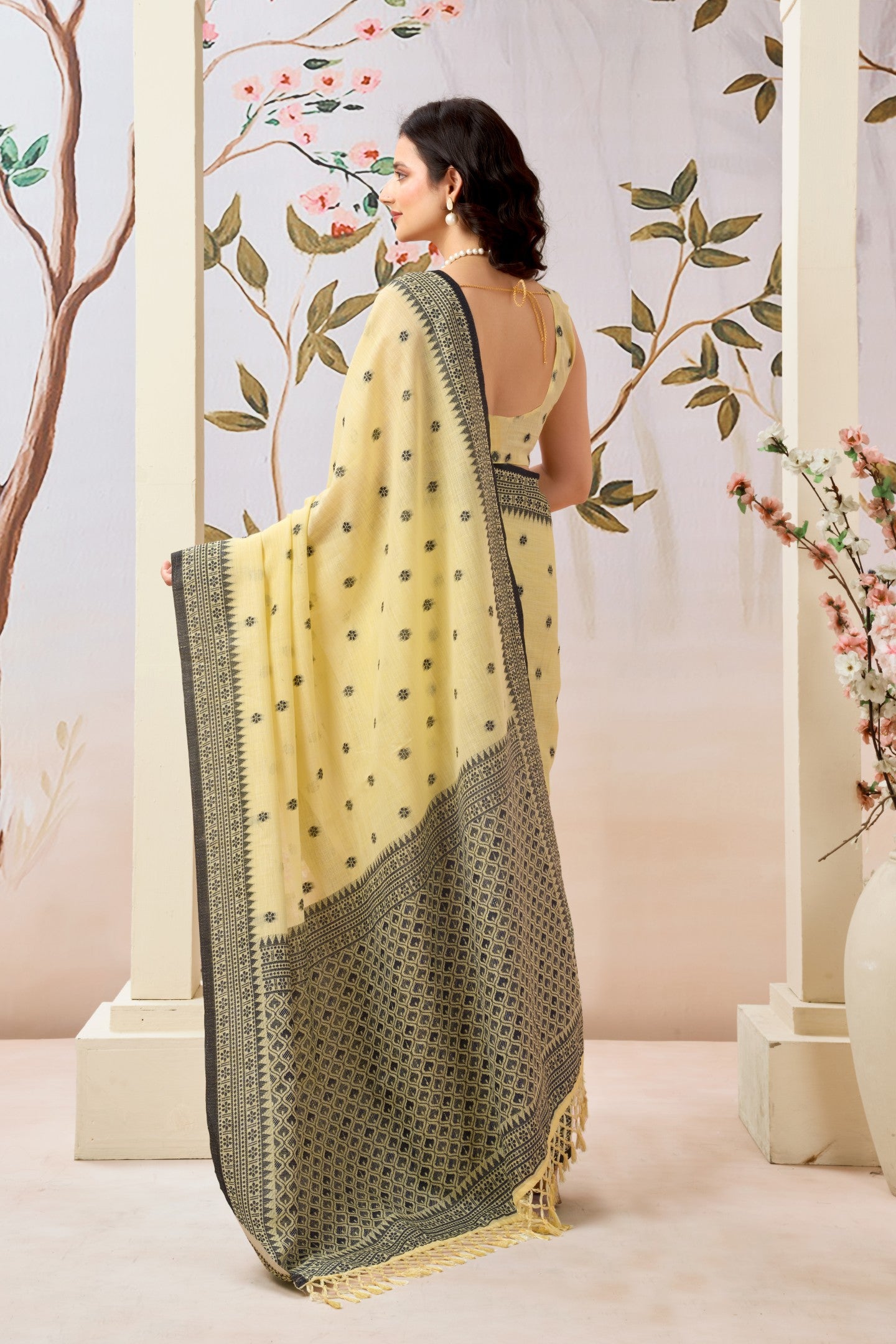 URMIPANCHUDI LINEN SAREE