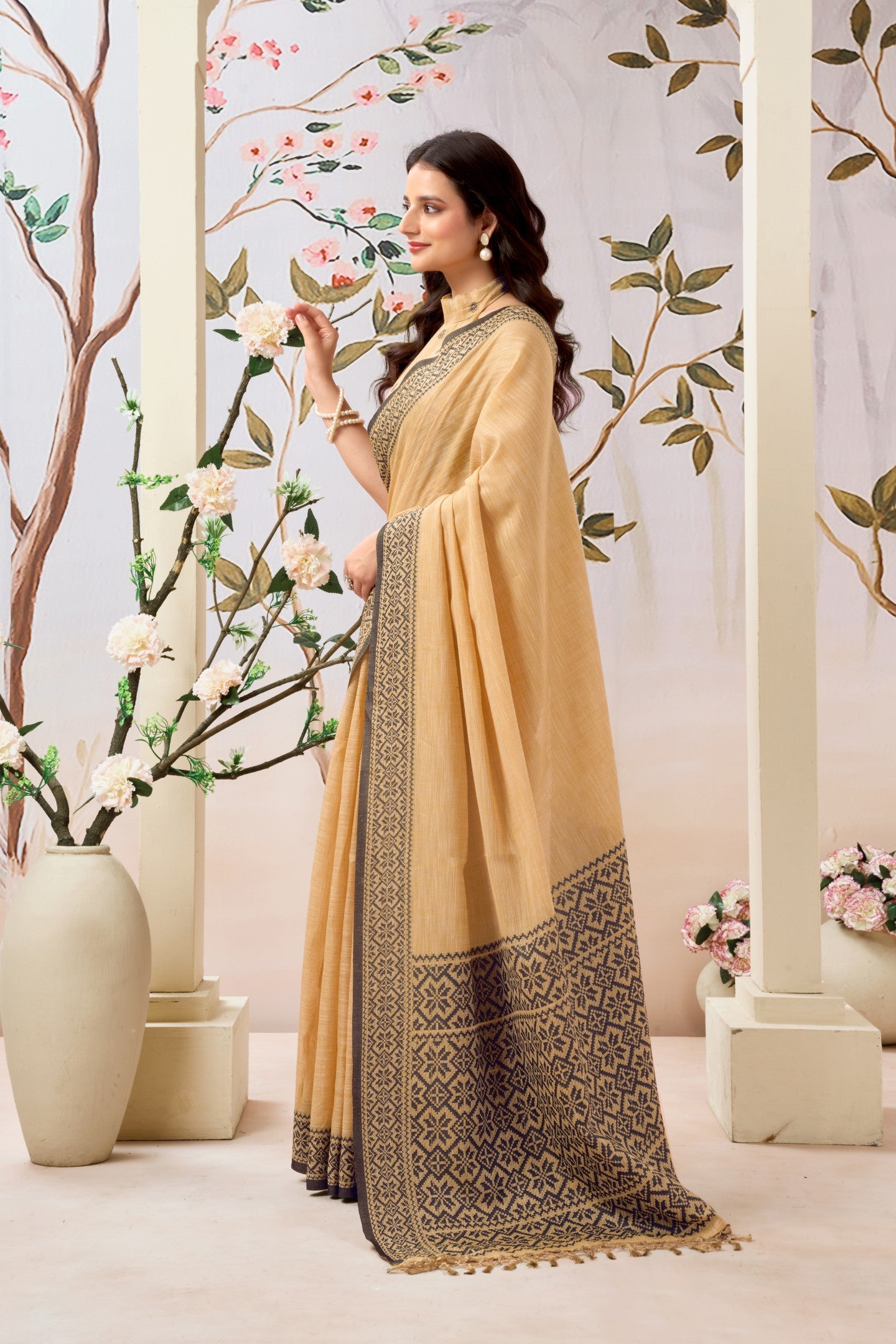 TRIVENIKA KOMOLINA LINEN SAREE