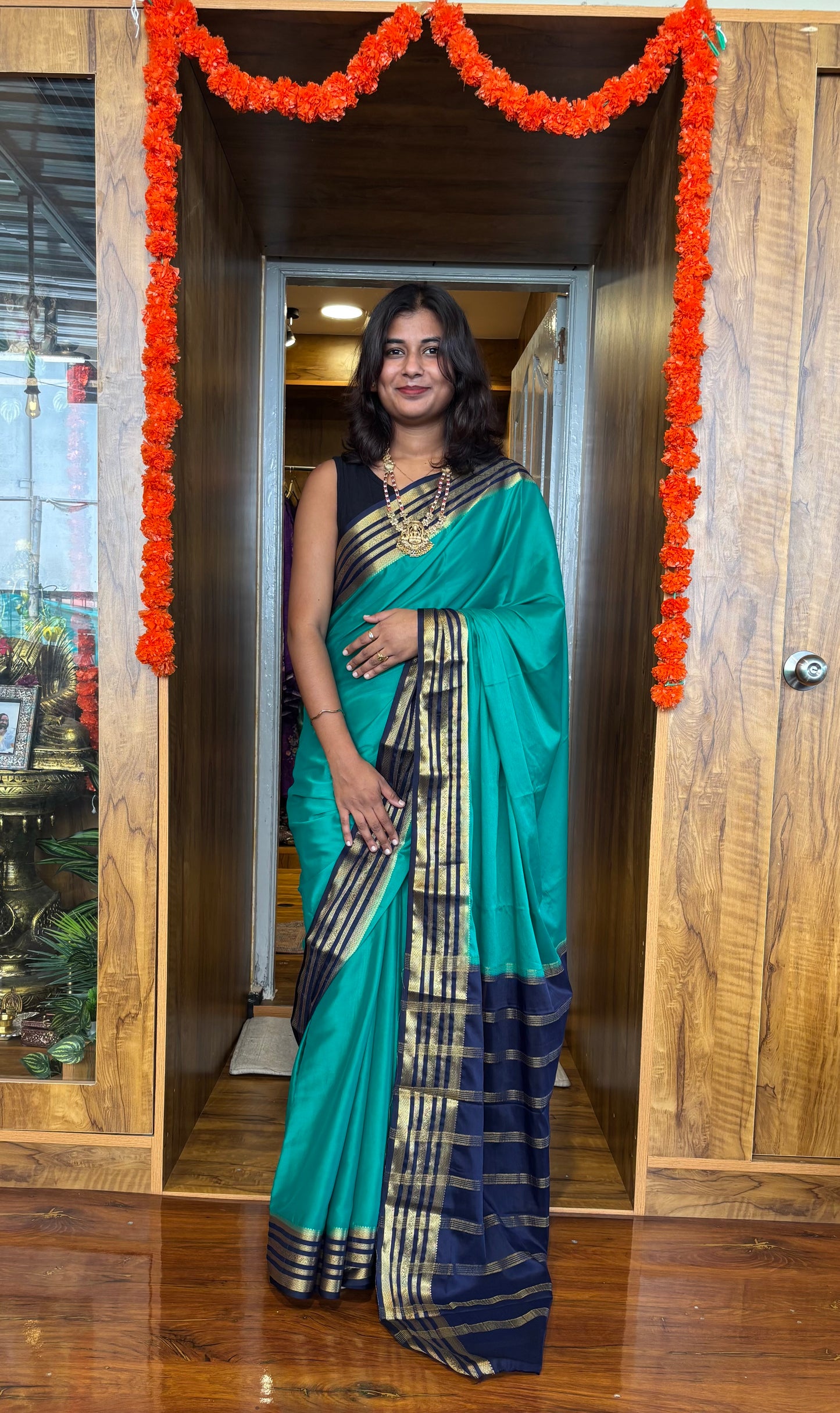 Zip & Go Saree sale (10)This saree comes with elbow length sleeves