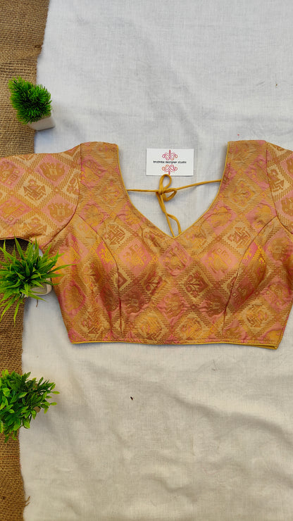 The Urban Saree Companion