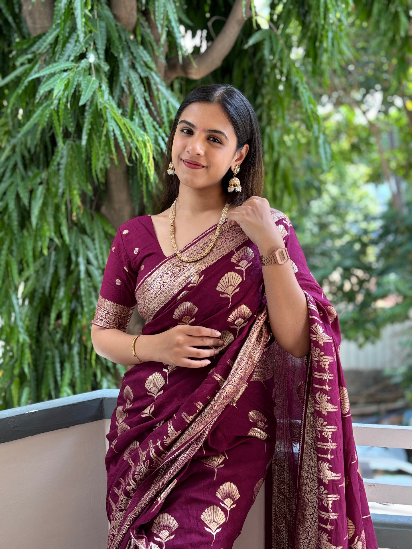Banarasi weave saree