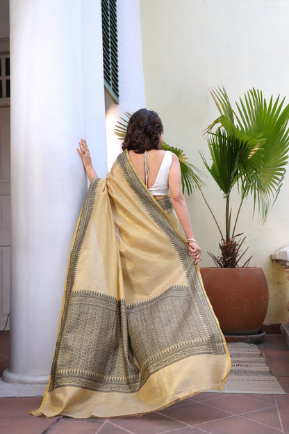Curve & couture Silkey Linen Saree