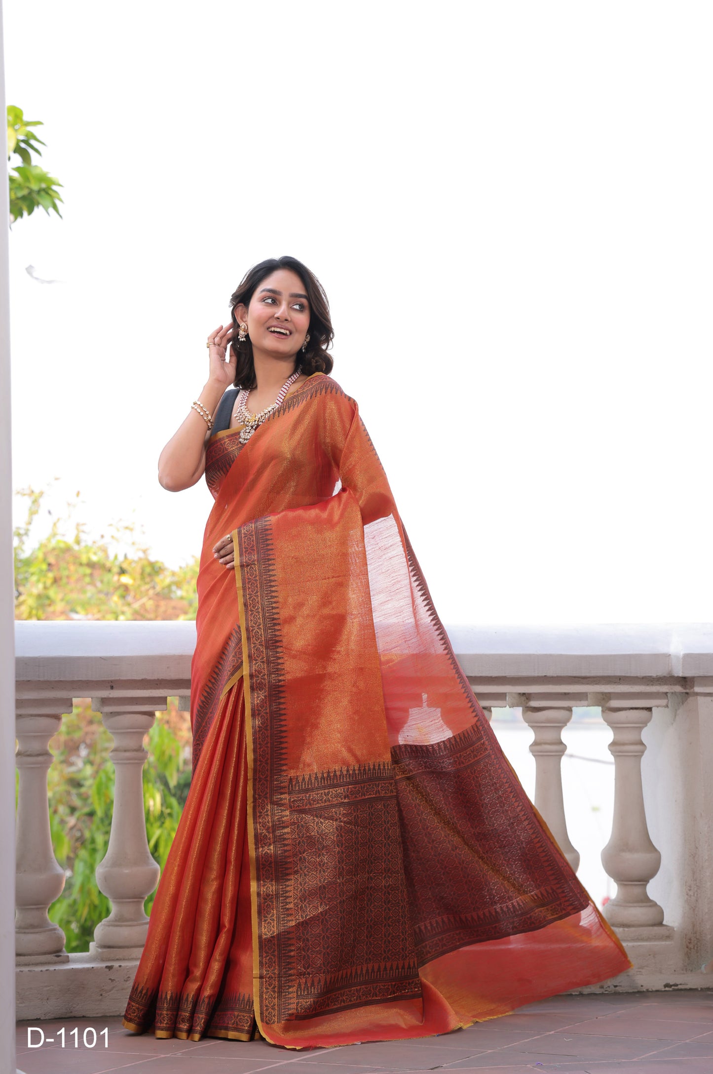 Snap drape Silkey Tissue Saree