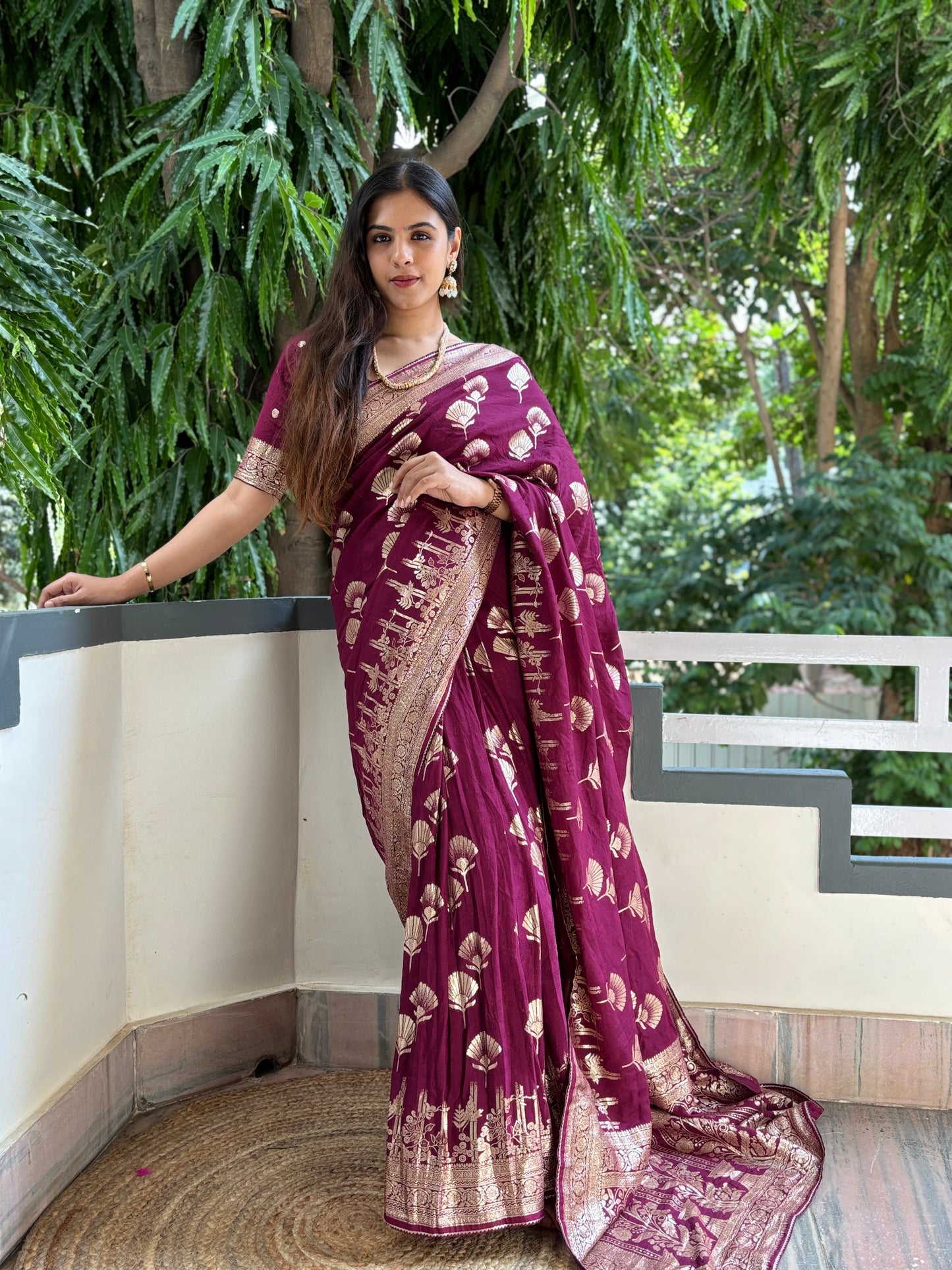 Banarasi weave saree