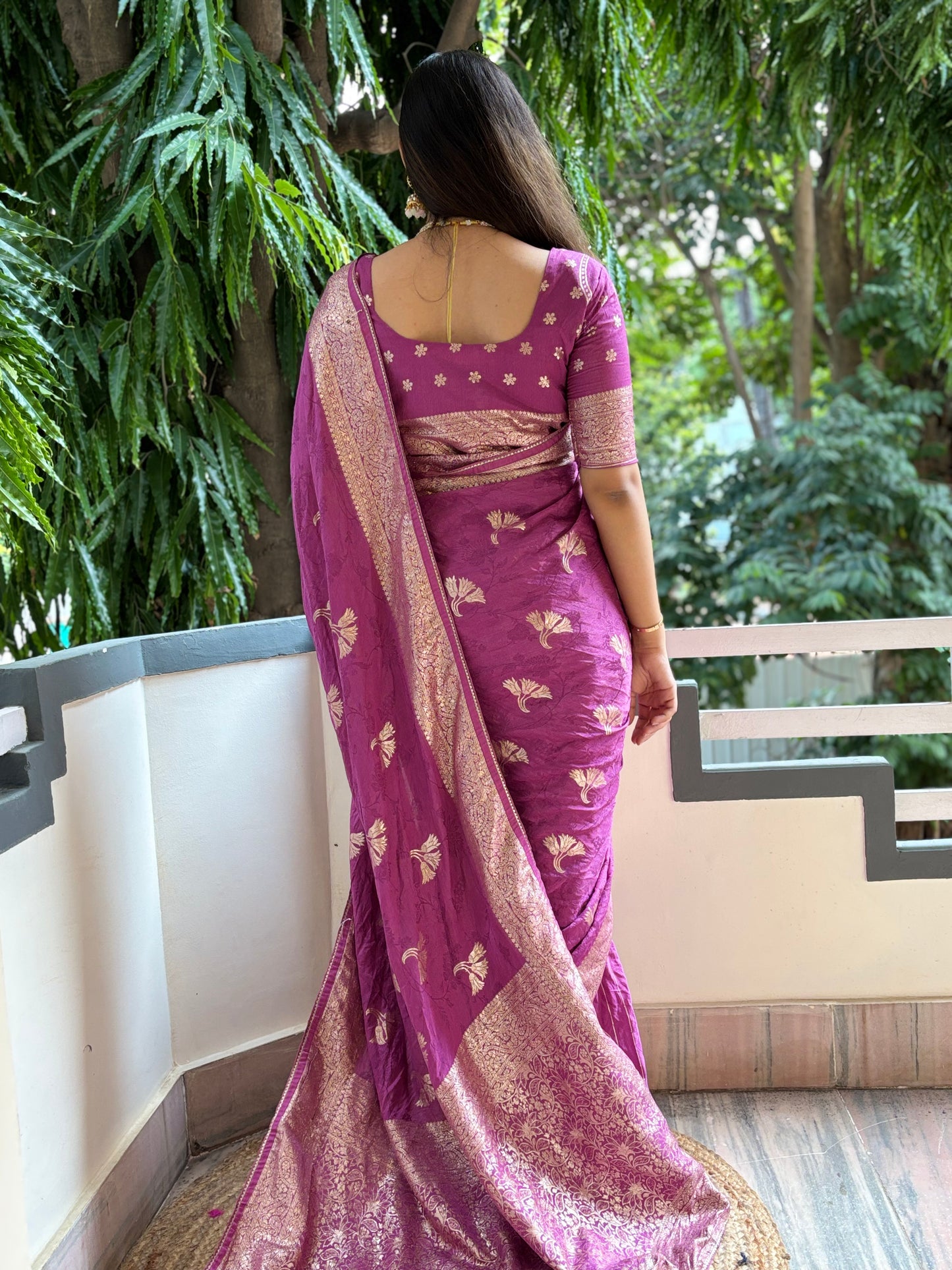 Banarasi weave saree