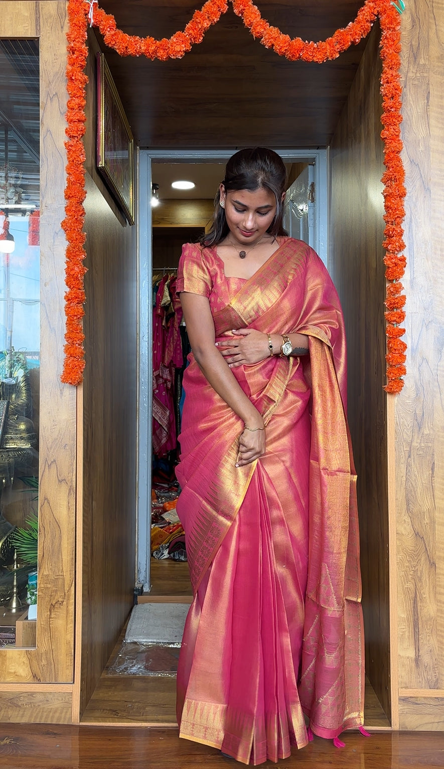 Premium linen Tissue saree with padded blouse